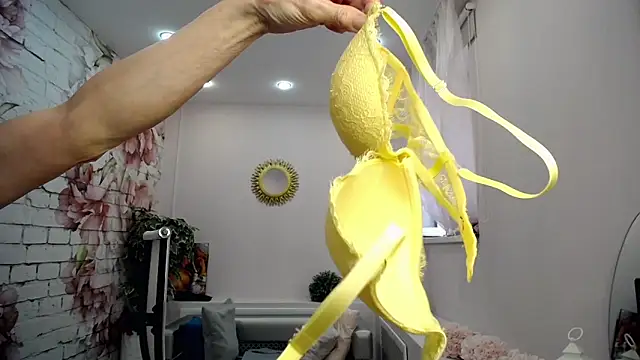 Cutie Asya online show from April 29, 2026, 4:16 am