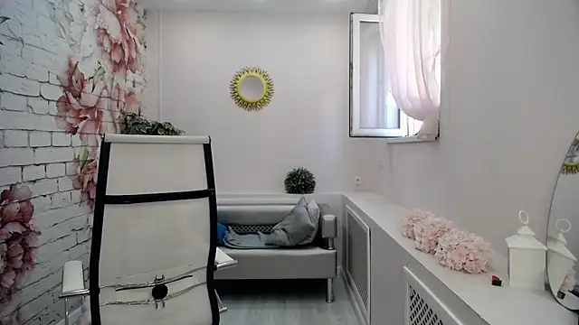 Snapshot of Cutie_Asya chatting on June 8, 2026, 5:19 am Cutie Asya online show from June 8, 2026, 5:19 am