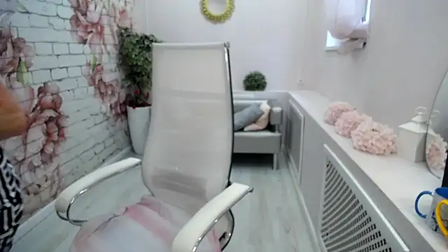Cutie Asya online show from July 14, 2026, 4:39 am