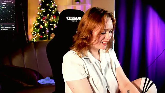 Snapshot of Kari_Lunna chatting on December 19, 2024, 6:12 am Kari Lunna online show from December 19, 2024, 6:12 am