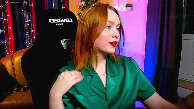 Snapshot of Kari_Lunna chatting on December 24, 2024, 3:49 am Kari Lunna online show from December 24, 2024, 3:49 am