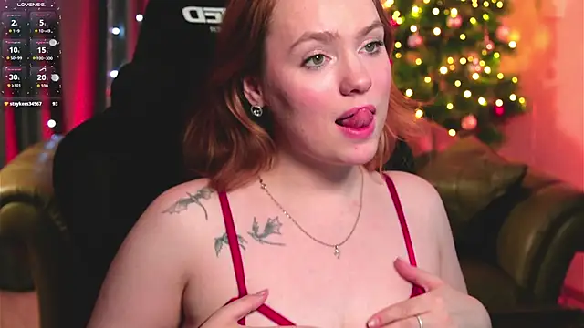 Snapshot of Kari_Lunna chatting on December 29, 2024, 6:45 am Kari Lunna online show from December 29, 2024, 6:45 am
