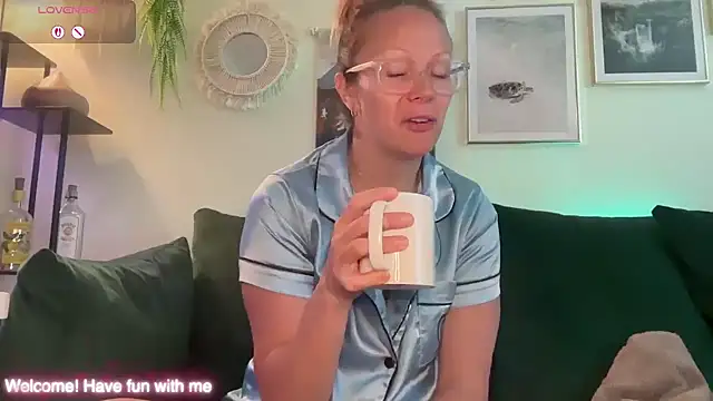 MelodyRoseUk online show from May 19, 2026, 8:53 am