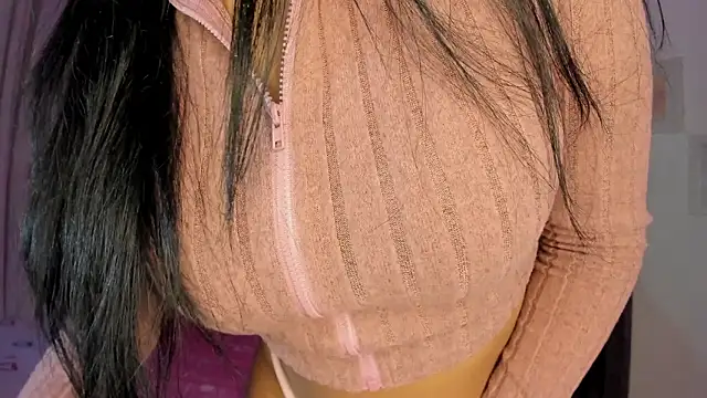 Amiirra  online show from March 26, 2026, 10:59 pm