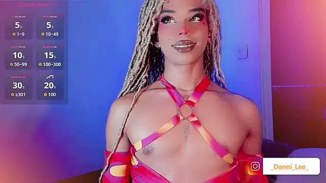 DanniLee  online show from October 20, 2025, 11:49 pm