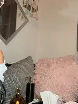 Snapshot of mrs_skinny_goddess chatting on January 27, 2025, 9:33 pm mrs skinny goddess online show from January 27, 2025, 9:33 pm