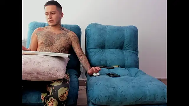 Snapshot of tamy_ian chatting on November 17, 2025, 7:52 pm tamy ian online show from November 17, 2025, 7:52 pm