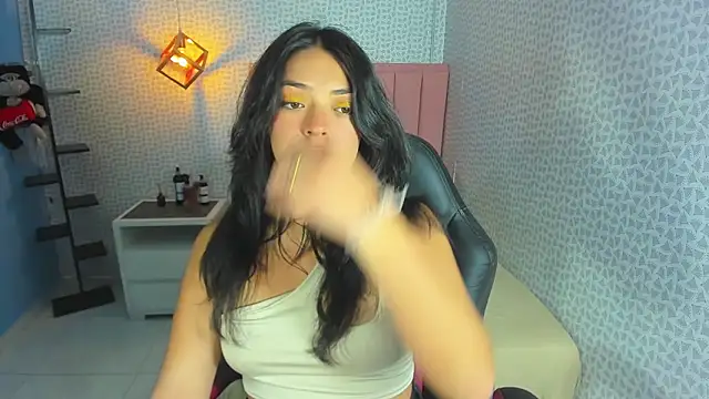 Snapshot of DENISERICHARD2 chatting on September 16, 2025, 2:45 am DENISERICHARD2 online show from September 16, 2025, 2:45 am