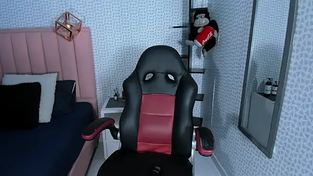 Snapshot of DENISERICHARD2 chatting on October 4, 2025, 12:25 pm DENISERICHARD2 online show from October 4, 2025, 12:25 pm