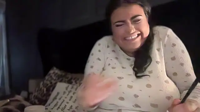 curvybabesx1 online show from October 14, 2025, 2:40 pm