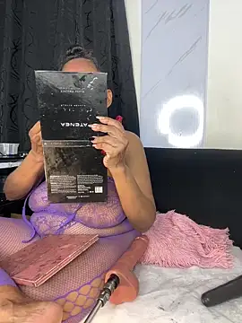 chiquimaturesexy online show from February 15, 2026, 5:31 pm