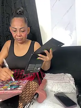 chiquimaturesexy online show from April 4, 2026, 9:34 pm