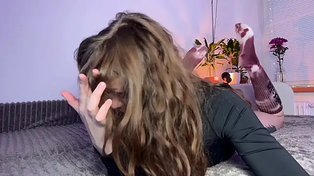 PaulaPratt online show from November 21, 2025, 5:50 am