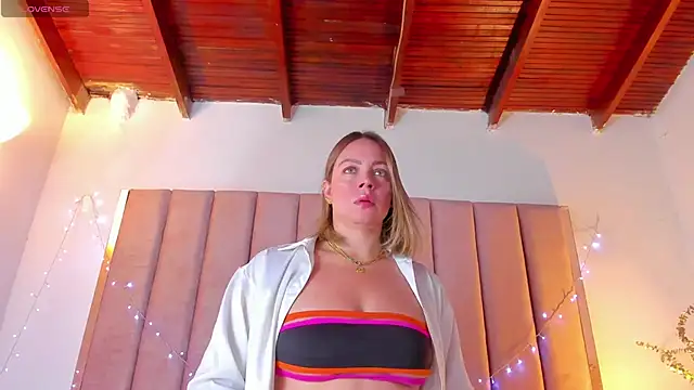 VICTORIA RASH online show from January 17, 2025, 6:33 pm