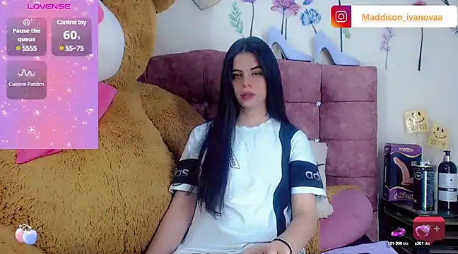 Madisson Ivanova online show from January 15, 2025, 4:57 am