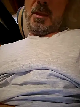 Snapshot of 1talianBeutifulCock chatting on October 29, 2025, 8:49 am 1talianBeutifulCock online show from October 29, 2025, 8:49 am