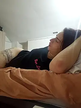 perla97 online show from November 7, 2025, 5:13 pm