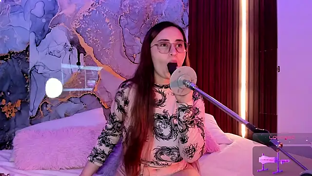 centaurigirl online show from October 26, 2025, 3:34 am