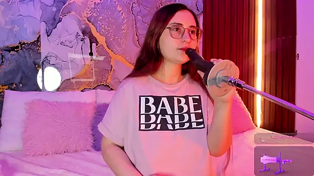 centaurigirl online show from October 27, 2025, 3:54 am