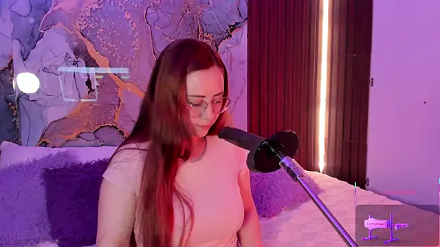 centaurigirl online show from January 12, 2026, 4:29 am