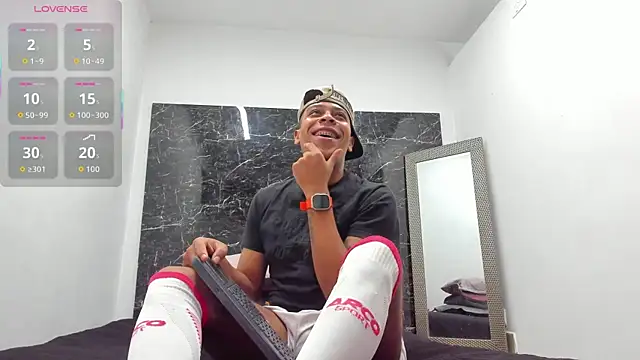 Snapshot of ada-brooke chatting on October 6, 2025, 12:02 pm ada-brooke online show from October 6, 2025, 12:02 pm