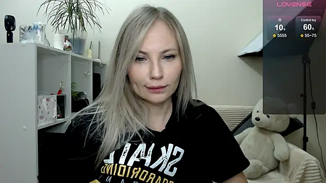 Sunny bunny6 online show from November 30, 2025, 3:43 am