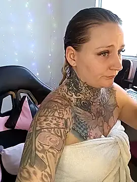 Lisacasandra online show from March 1, 2025, 6:32 pm