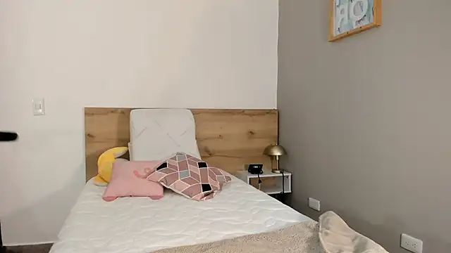 Snapshot of agussaenz chatting on February 10, 2025, 10:40 pm agussaenz online show from February 10, 2025, 10:40 pm