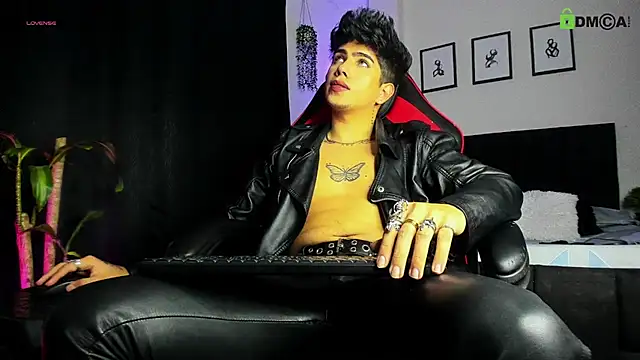 LyleBennett  online show from June 22, 2026, 10:34 am