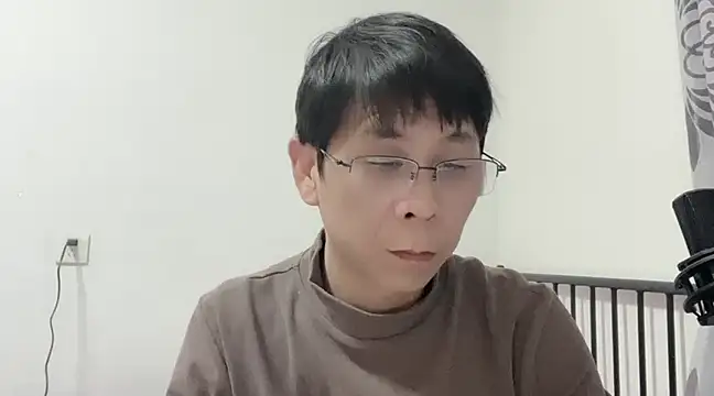 Snapshot of TGH521 chatting on February 12, 2025, 12:44 pm TGH521 online show from February 12, 2025, 12:44 pm