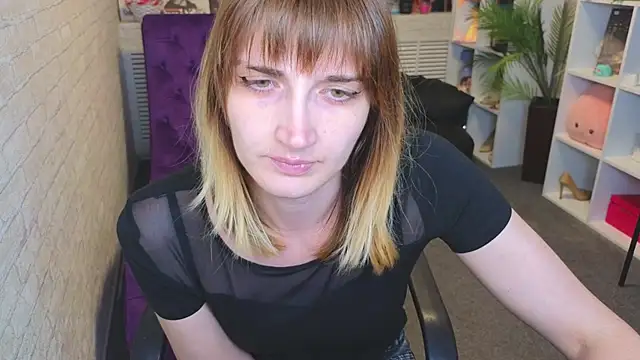 Nika Kitten online show from April 6, 2026, 10:05 am