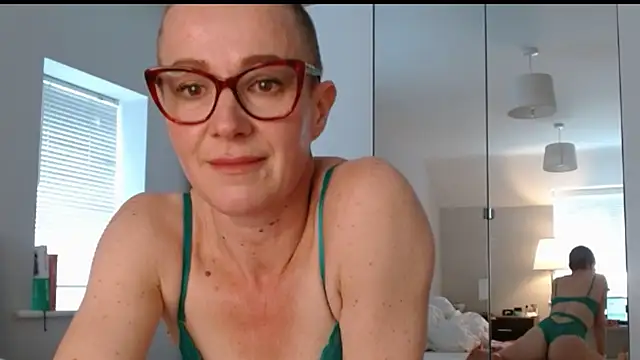 ELEGANT-ARIA36 online show from February 20, 2025, 2:57 pm