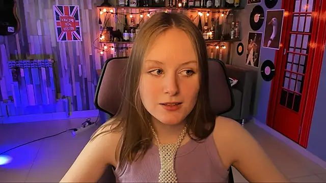 VivienLeeigh online show from December 5, 2024, 1:17 pm