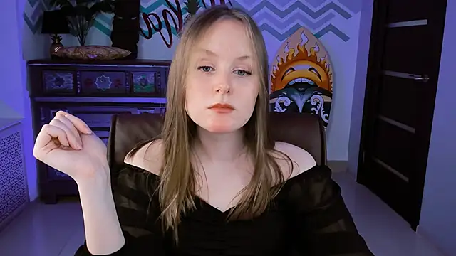 VivienLeeigh online show from March 12, 2025, 1:08 pm