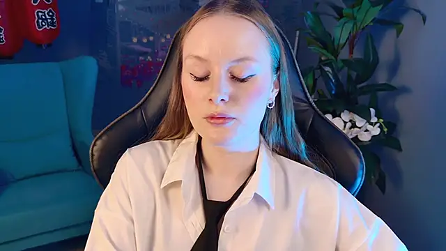 VivienLeeigh online show from November 10, 2025, 10:14 am