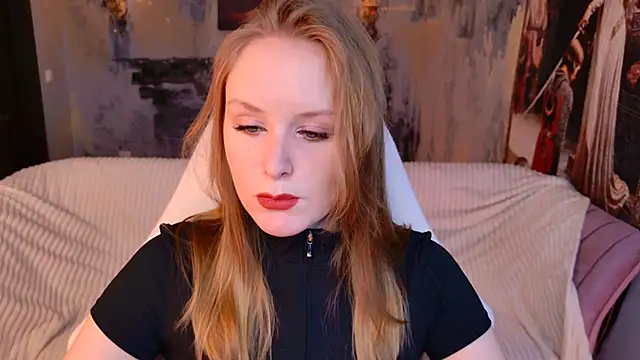 VivienLeeigh online show from April 8, 2026, 5:07 am