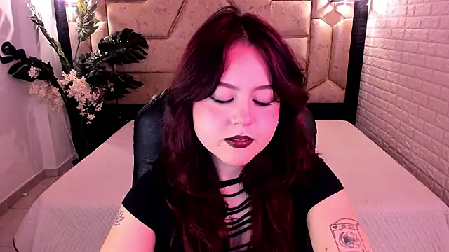 crimson tati  online show from May 2, 2026, 5:23 am