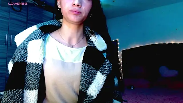 holy juli online show from December 21, 2025, 3:46 am