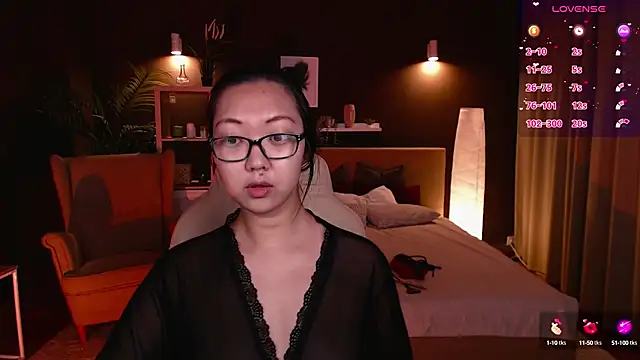 Snapshot of Marine_Vact chatting on October 5, 2025, 2:04 pm Marine Vact online show from October 5, 2025, 2:04 pm