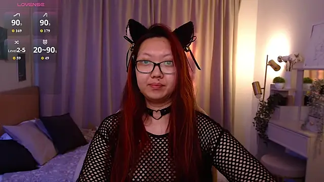 Marine Vact online show from May 26, 2026, 2:29 am