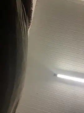 luara1988 online show from December 20, 2025, 10:28 pm