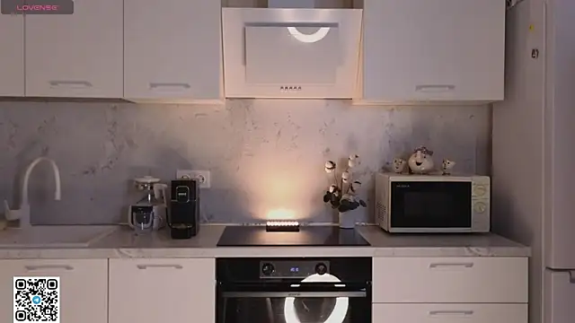 sunsally online show from February 7, 2025, 9:15 pm