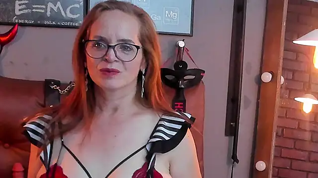 Snapshot of Samantha_mature56 chatting on February 24, 2025, 1:42 pm Samantha mature56 online show from February 24, 2025, 1:42 pm