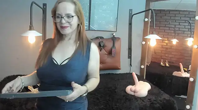 Snapshot of Samantha_mature56 chatting on March 12, 2025, 10:16 am Samantha mature56 online show from March 12, 2025, 10:16 am