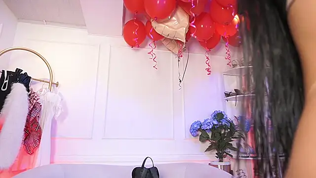 elasummer online show from February 19, 2026, 12:34 pm