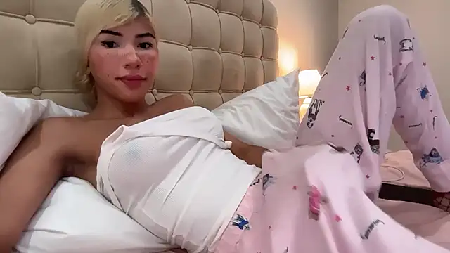 valeri-bigcock online show from November 26, 2025, 10:33 pm