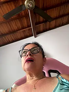 Sharongirl07 online show from January 14, 2026, 2:23 pm