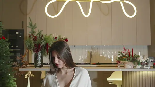 whisper of love online show from December 22, 2025, 2:19 am