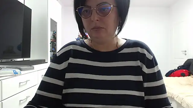 Amandamuller1982 online show from December 13, 2025, 9:20 pm