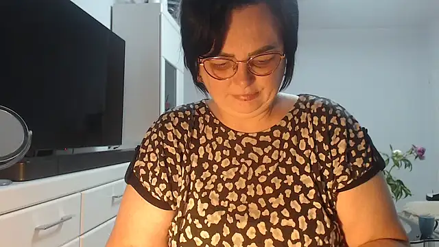 Amandamuller1982 online show from May 31, 2026, 10:00 pm